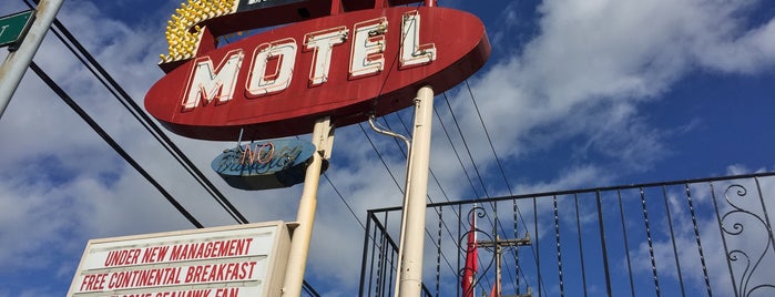 La Hacienda Motel is one of Neon/Signs Washington.