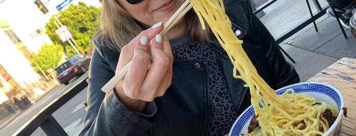 Tsujita LA Artisan Noodle is one of สถานที่ที่ Stacy ถูกใจ.