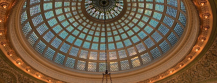 Chicago Cultural Center is one of สถานที่ที่ Stacy ถูกใจ.