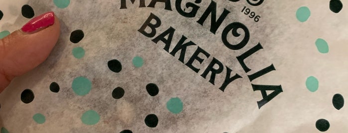Magnolia Bakery is one of Chicago Loop Food Favorites.