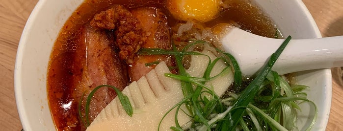 Momofuku Noodle Bar is one of Stacy 님이 좋아한 장소.