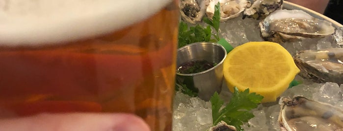Pearl Brasserie is one of Oyster happy hour chi.