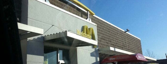 McDonald's is one of Orte, die Paul gefallen.