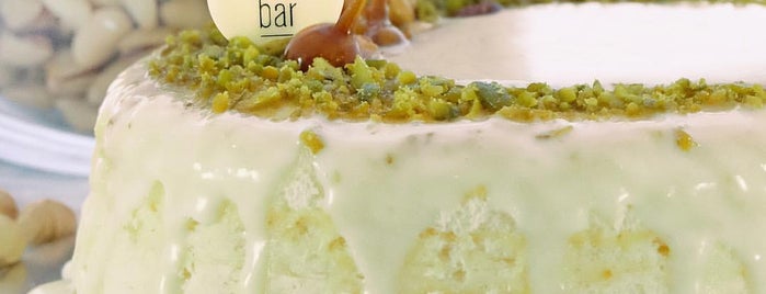 The Cake Bar is one of Lugares guardados de Raneem.