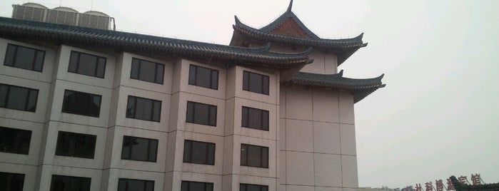 Prime Hotel 华侨大厦 is one of สถานที่ที่ leon师傅 ถูกใจ.