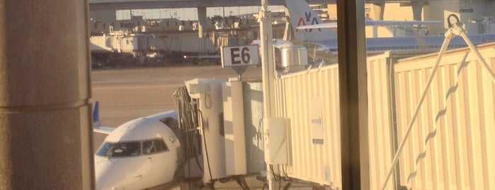 Gate E6 is one of US-Airport-DFW-2.