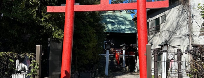 東山稲荷神社 is one of 東京23区(東部除く)の行ってみたい神社.