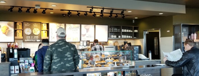 Starbucks is one of Wade : понравившиеся места.