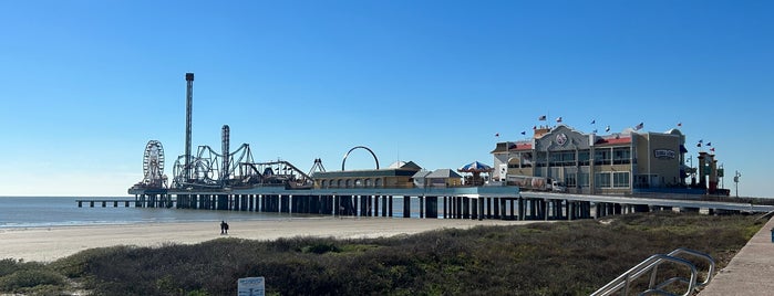 Galveston Island Historic Pleasure Pier is one of Been to.