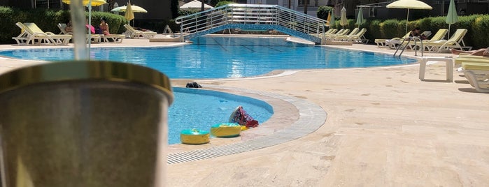Filizkent Pool is one of Tempat yang Disukai Utku.