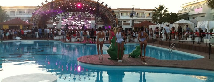 Ushuaïa Ibiza Beach Hotel is one of Clubs.