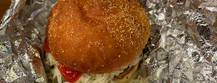 United States Burger Service is one of Gespeicherte Orte von Stephanie.