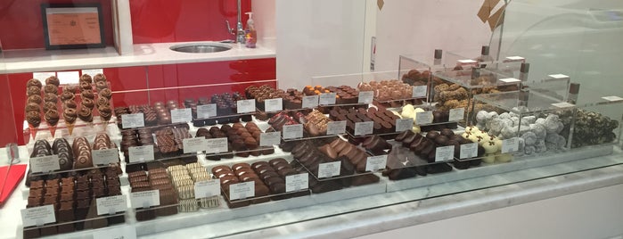 Neuhaus Chocolatier is one of สถานที่ที่ N ถูกใจ.