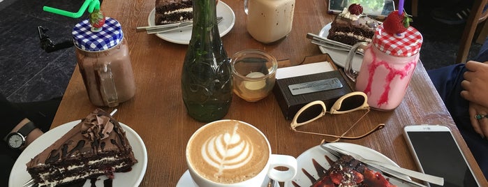 Vanilla Coffee Shop | کافی شاپ وانیلا is one of مشهد.