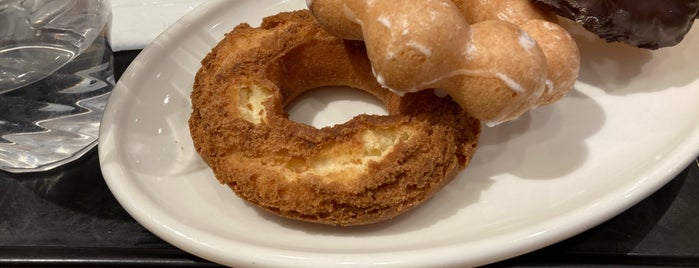 Mister Donut is one of Lugares favoritos de Kaoru.