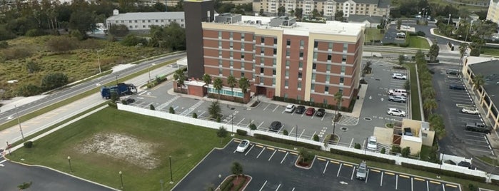 Four Points by Sheraton Orlando International Drive is one of Tempat yang Disukai Amy.