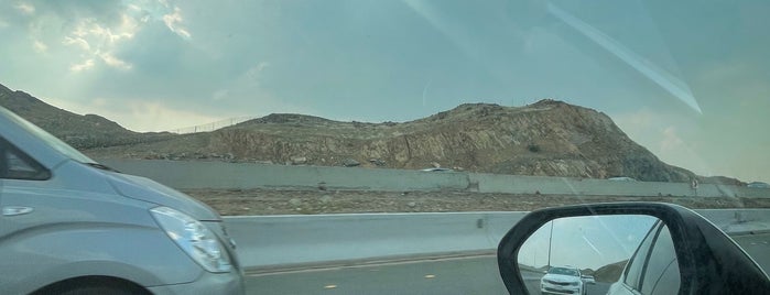 Makkah-Jeddah Highway is one of Lugares favoritos de Ahmed.