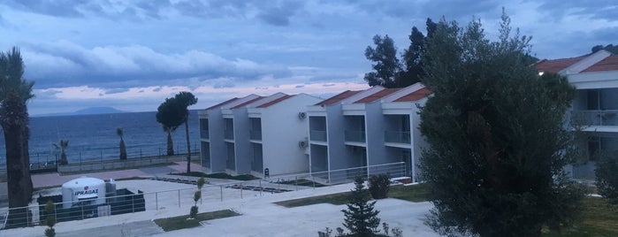 Yenifoça Hizmetiçi Eğitim Enstitüsü ve ASO is one of Örtmen Evleri.