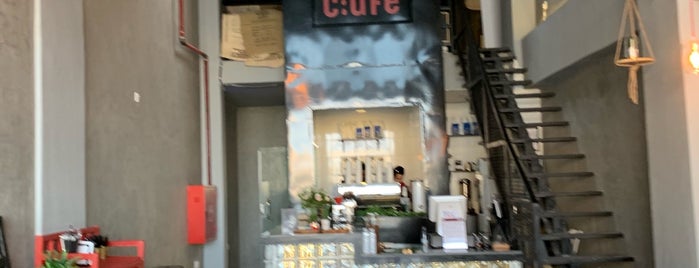 Maze Cafe is one of Osamah 님이 저장한 장소.