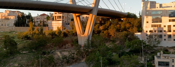 Abdoun Bridge is one of Tempat yang Disukai Bego.