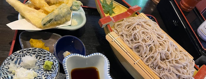 石挽十割そば ものぐさ太郎 is one of うどん・そば.