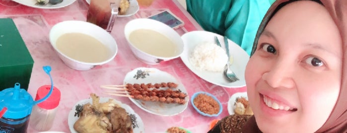 Soto & Sop Abah Opan is one of kuliner Jajanan Rakyat.