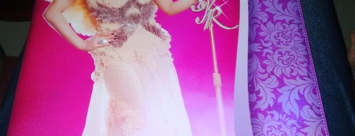 Princess Syahrini f-KTV Makassar is one of Rianaさんのお気に入りスポット.