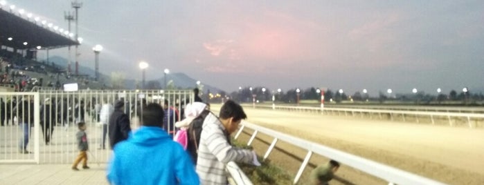 Hipódromo Chile is one of สถานที่ที่ Makas ถูกใจ.