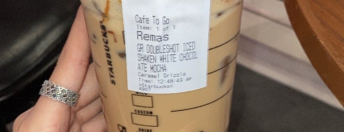 Starbucks is one of Orte, die Mỡĥħmmèð gefallen.