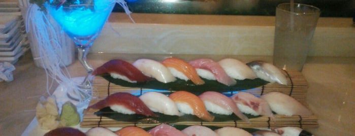 Shogun Japanese Steakhouse, Sushi & Thai is one of Locais curtidos por Emily.