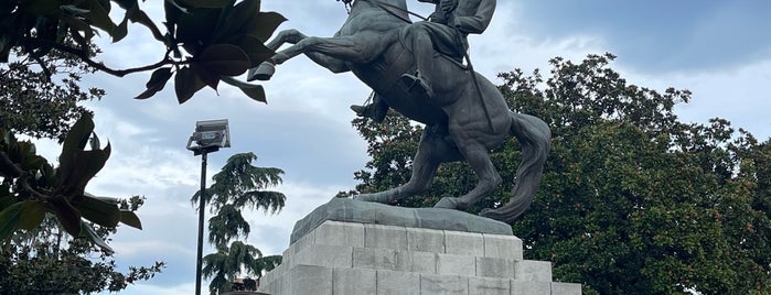 Atatürk Onur Anıtı is one of Faruk: сохраненные места.