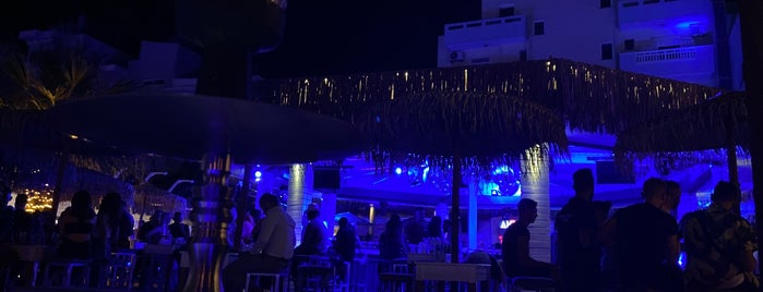 Palm Beach Club is one of Alex : понравившиеся места.