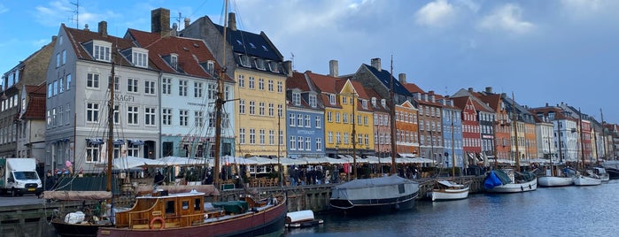 Nyhavn is one of Lugares favoritos de Murat.