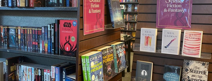 Barnes & Noble is one of Raul : понравившиеся места.