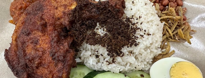 Uptown Nasi Lemak is one of Singapore to-do list.