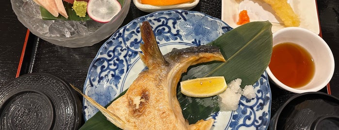 BOTAN Japanese Restaurant Pte Ltd is one of Meals II.