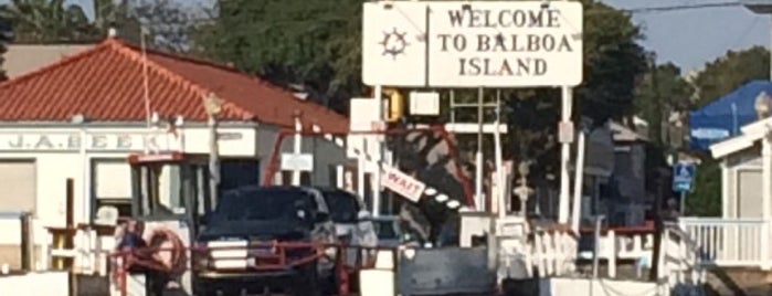 Balboa Island is one of สถานที่ที่ Lily ถูกใจ.