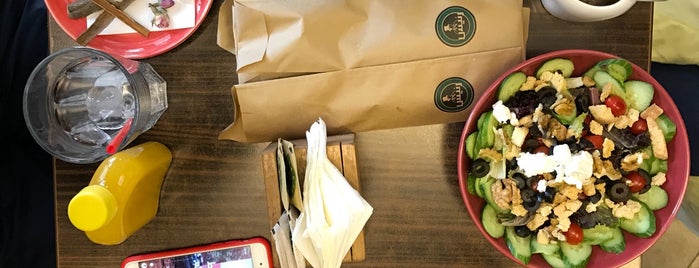 Raees Coffee | کافه رئیس is one of Shahin 님이 좋아한 장소.