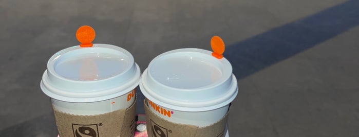 Dunkin' Donuts is one of ­⠀Rahaf : понравившиеся места.