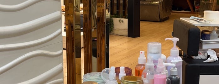 Thirty Three Beauty Center is one of Khobar.