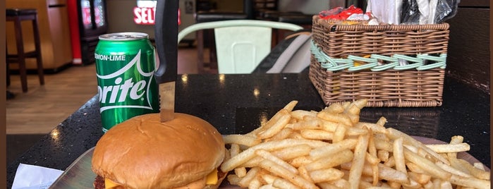 Gaslamp Burger is one of Lugares favoritos de Todd.