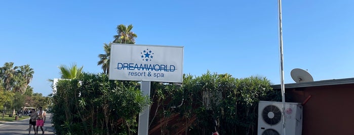 Dream World Resort & Spa Beach is one of Posti che sono piaciuti a Levent.