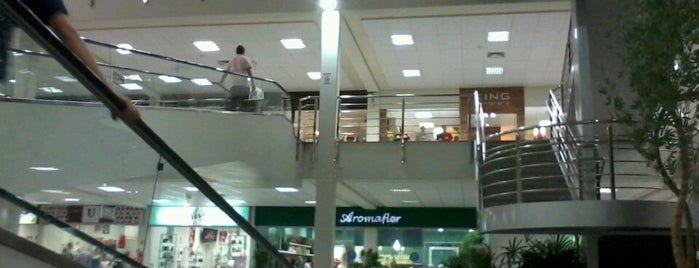 Giassi Supermercados is one of Locais curtidos por Valdemir.