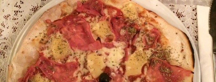 pizza L'Etna is one of Restaurants Brugge.