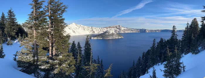 Crater Lake is one of Oregon.