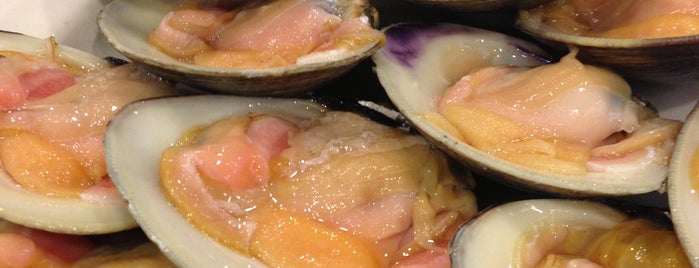 Randazzo's Clam Bar is one of Summer To-Do List.