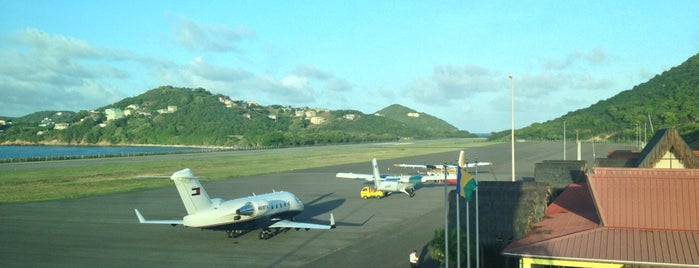 Canouan Airport (CIW) is one of International Airports Worldwide - 1.