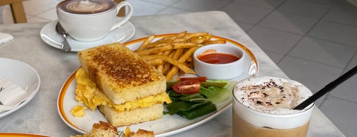 Kay's Boutique Breakfast is one of Lugares guardados de Foodtraveler_theworld.