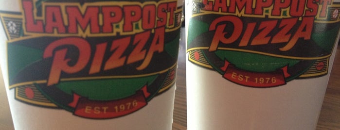 Lamppost Pizza is one of Lugares favoritos de Mark.