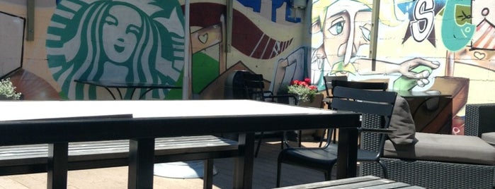 Starbucks is one of JULIE : понравившиеся места.
